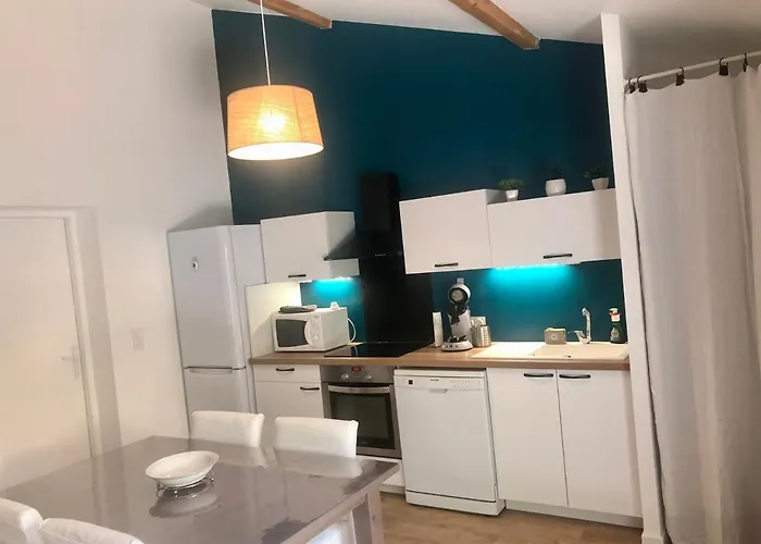 Du Centre- Maison Avec Exterieur En Centre *