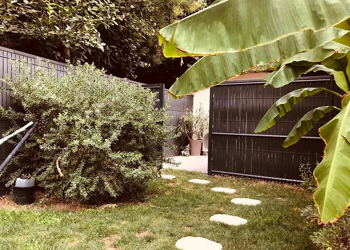 Du Centre- Maison Avec Exterieur En Centre * Mèze